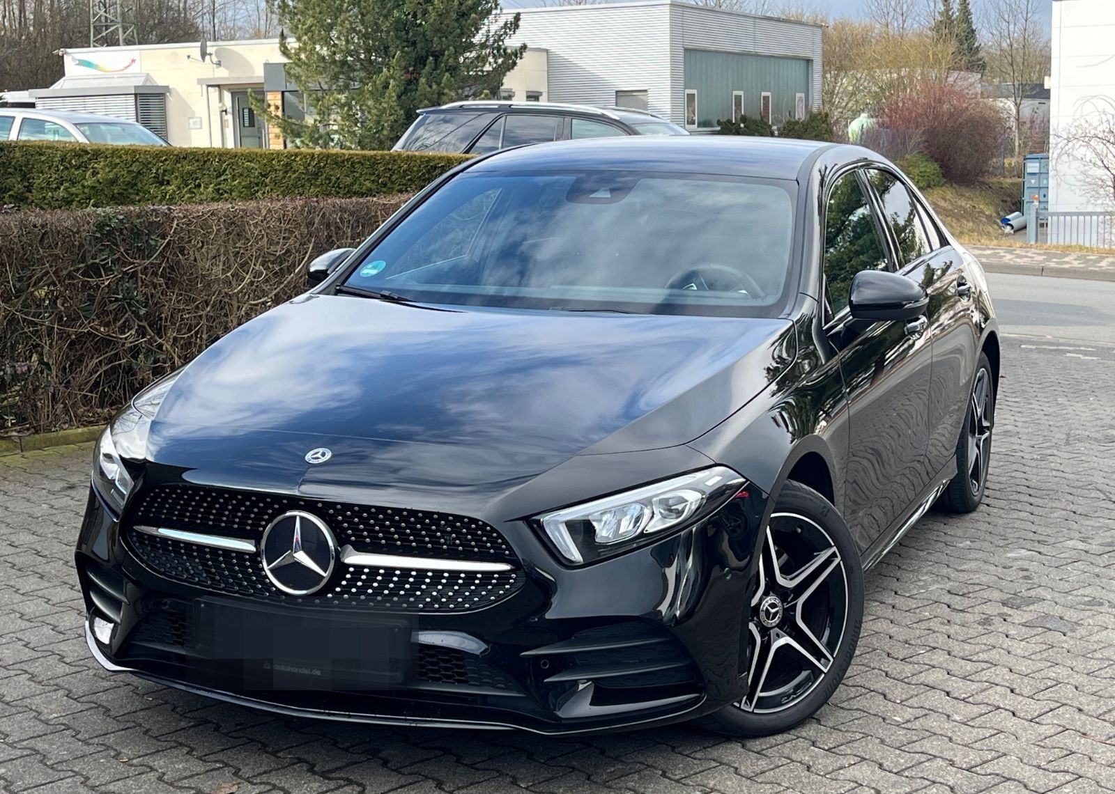 Mercedes-Benz A 250e Limousine AMG Edition Night LED foto 2