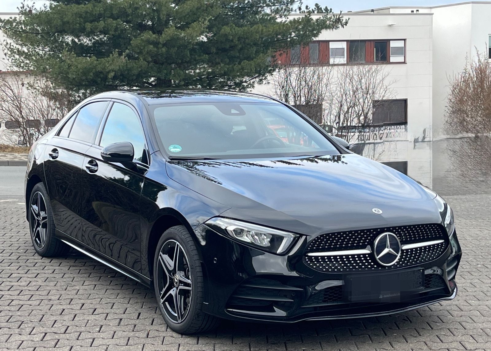 Mercedes-Benz A 250e Limousine AMG Edition Night LED foto 4