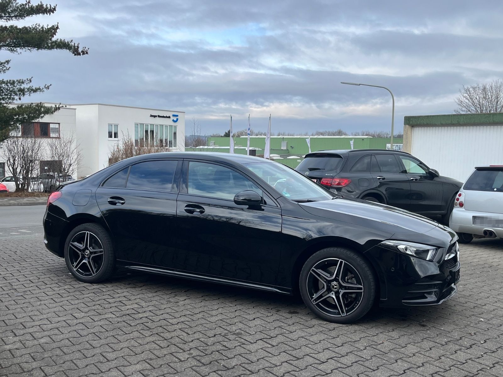 Mercedes-Benz A 250e Limousine AMG Edition Night LED foto 6
