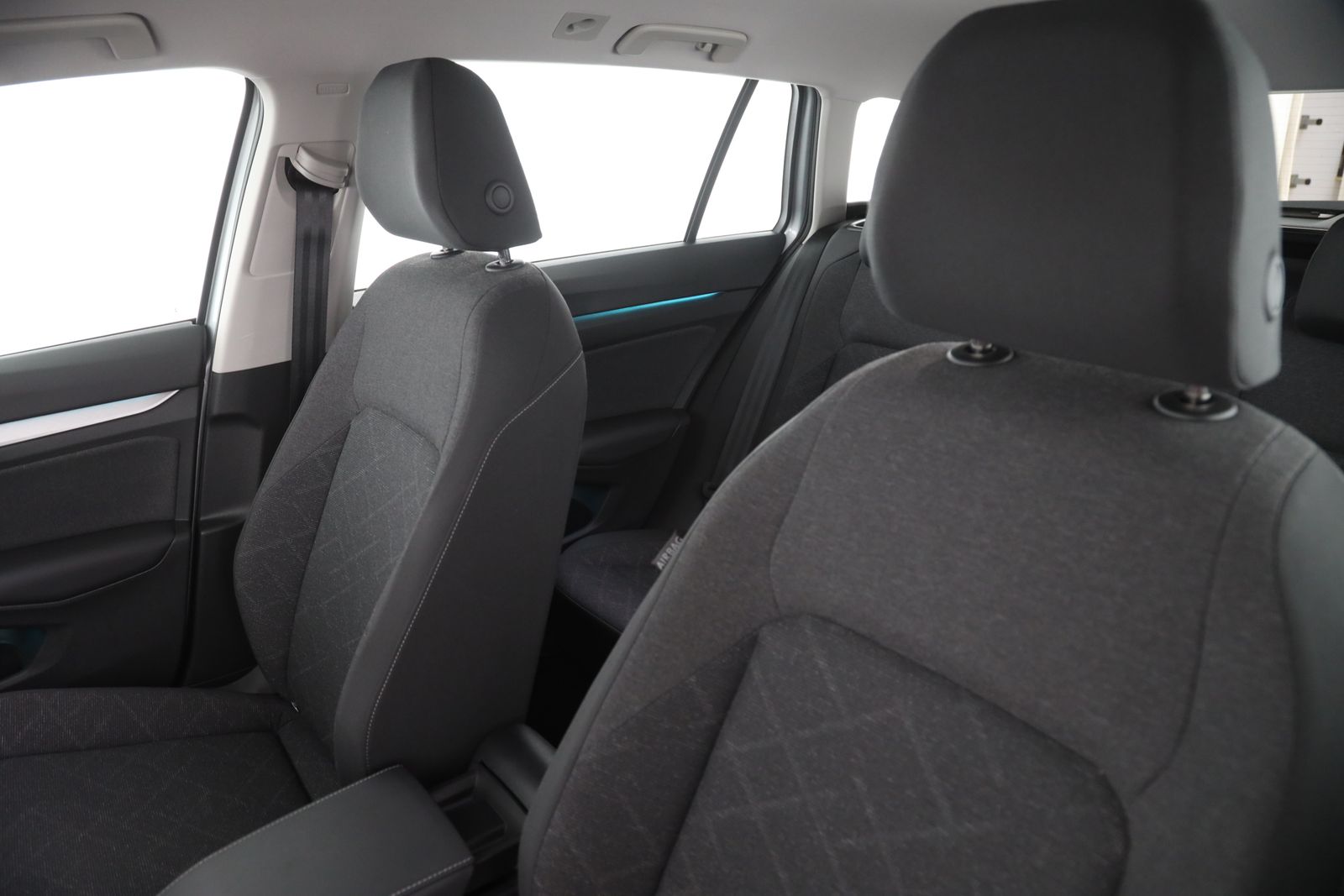 Volkswagen Golf VIII Variant 1.5 eTSI DSG Life | NAVI | LED foto 12