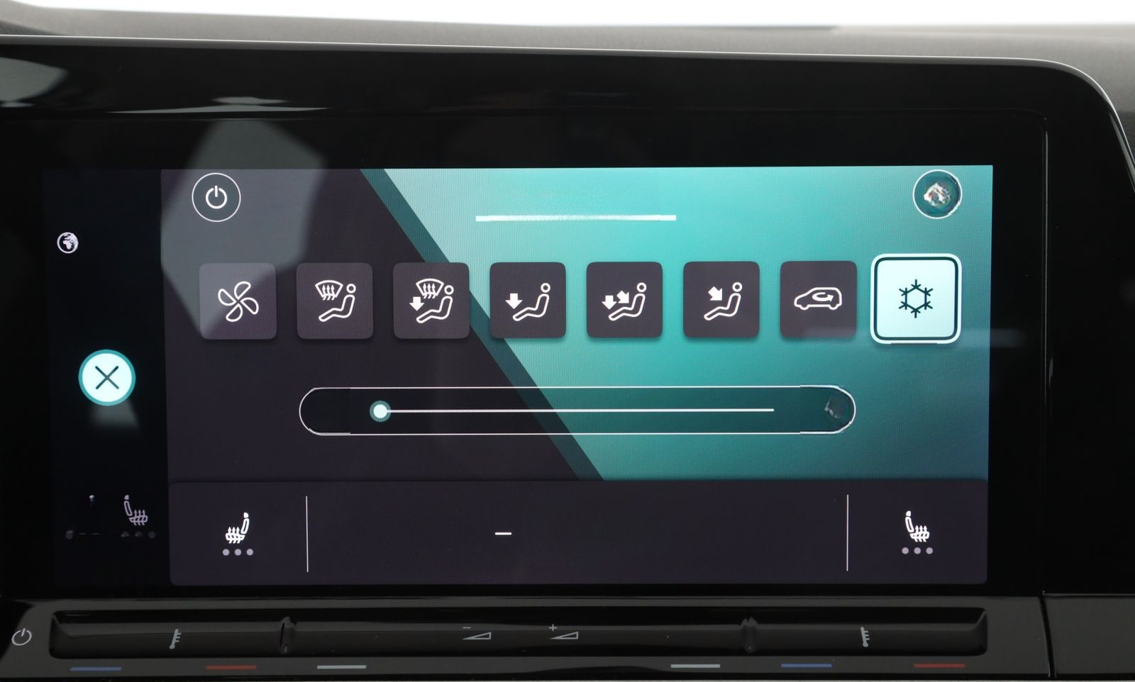 Volkswagen Golf VIII Variant 1.5 eTSI DSG Life | NAVI | LED foto 18