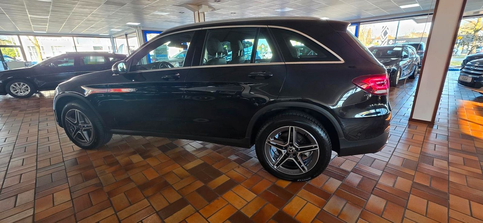 Mercedes-Benz GLC 300 e 4Matic 9G-TRONIC AMG Line Navi Led Led foto 2