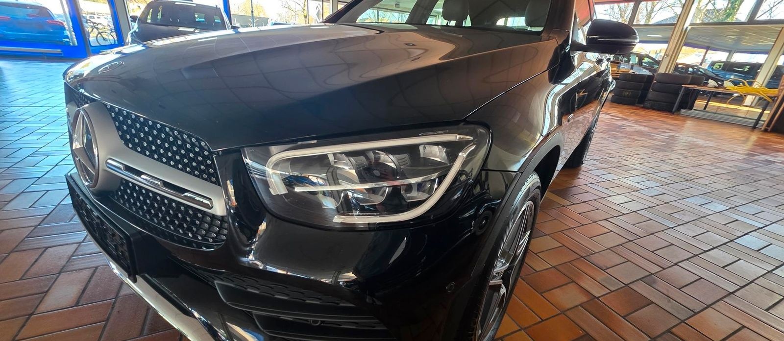 Mercedes-Benz GLC 300 e 4Matic 9G-TRONIC AMG Line Navi Led Led foto 4