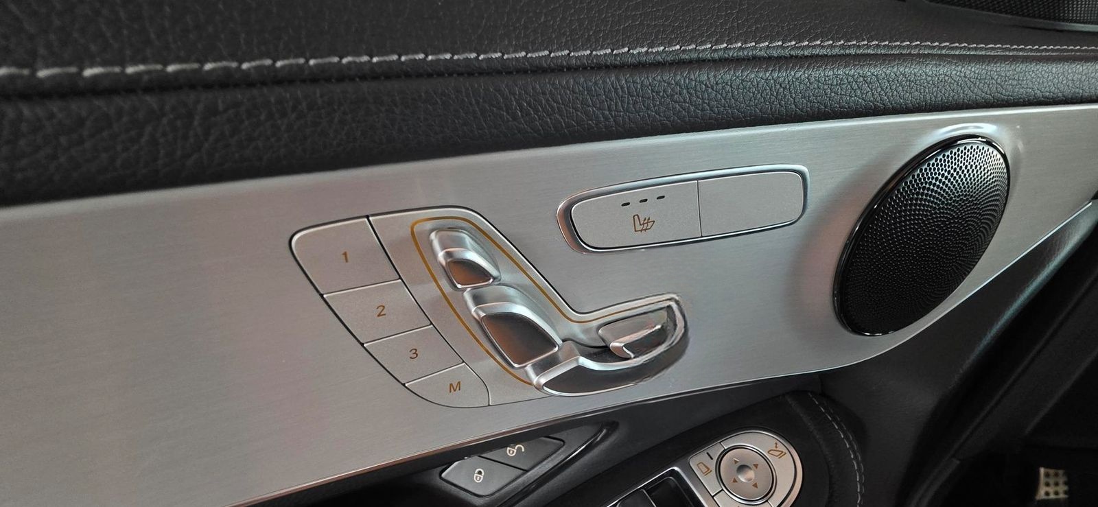 Mercedes-Benz GLC 300 e 4Matic 9G-TRONIC AMG Line Navi Led Led foto 7