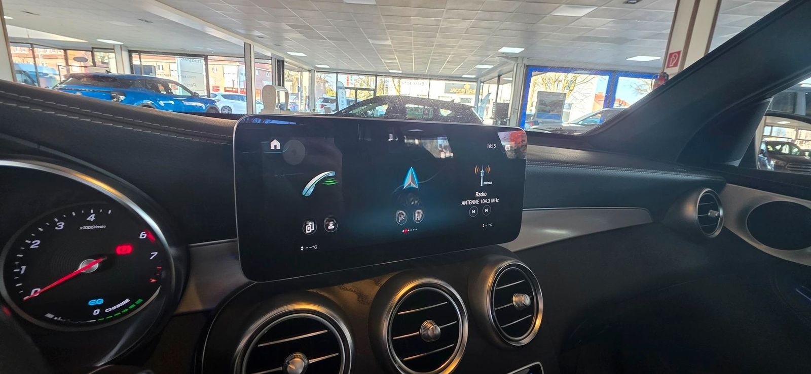 Mercedes-Benz GLC 300 e 4Matic 9G-TRONIC AMG Line Navi Led Led foto 9