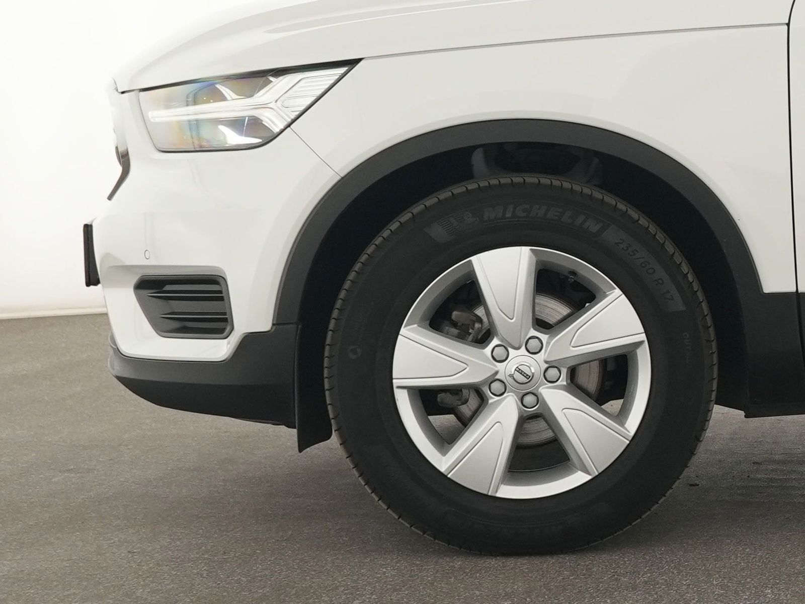 Volvo XC40 Momentum Core Kamera|Navi|LED|4xSHZ|CarPlay foto 14