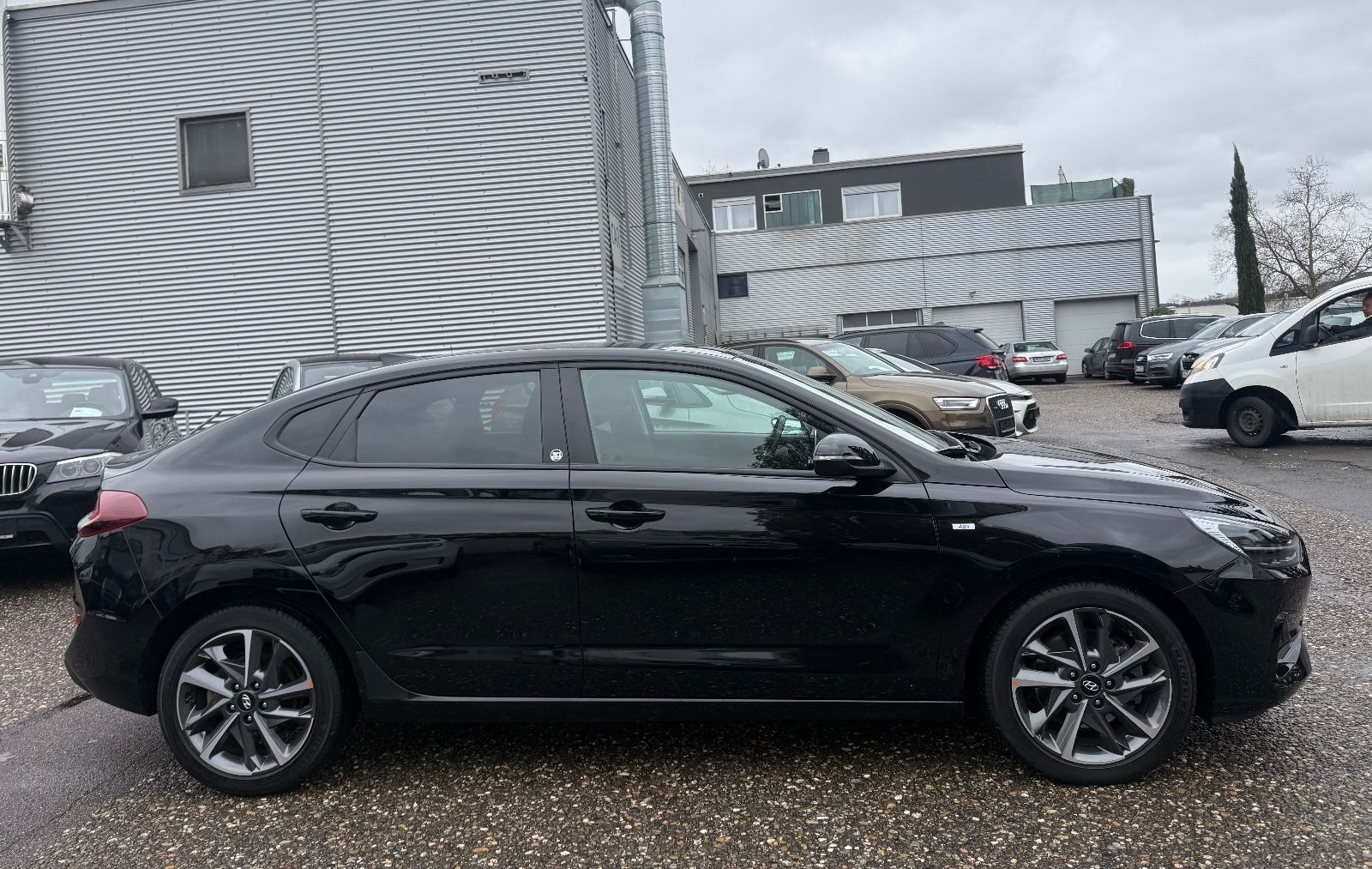 Hyundai i30 Fastback Edition 30+ Mild-Hybrid*LED*Navi* foto 4