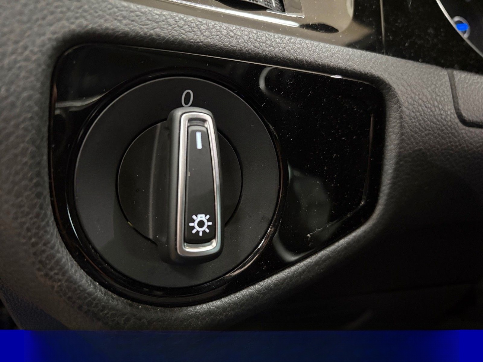 Volkswagen Golf VII R Kombi 4Motion Automatik Xenon Pano foto 15