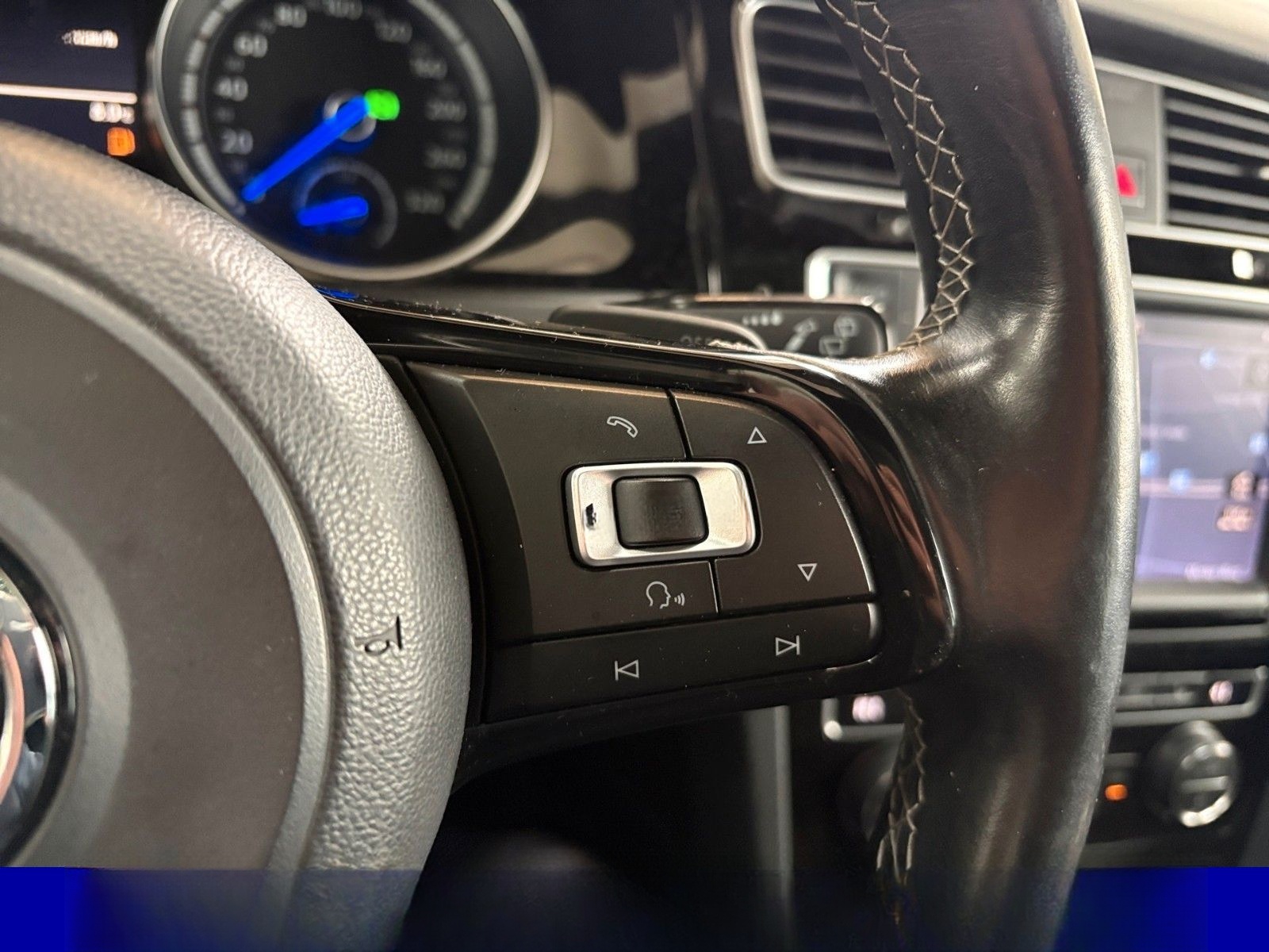 Volkswagen Golf VII R Kombi 4Motion Automatik Xenon Pano foto 19