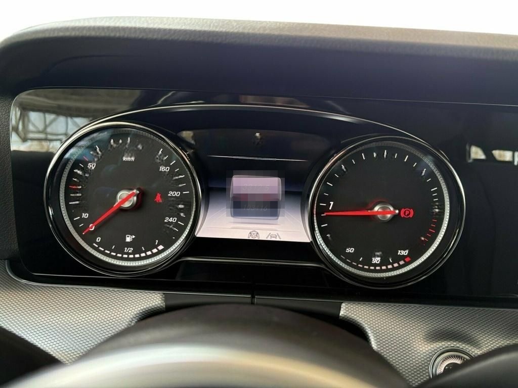 Mercedes-Benz E 400 T d 4M Avantgarde ACC AUT Kam. KlimaA LED foto 15