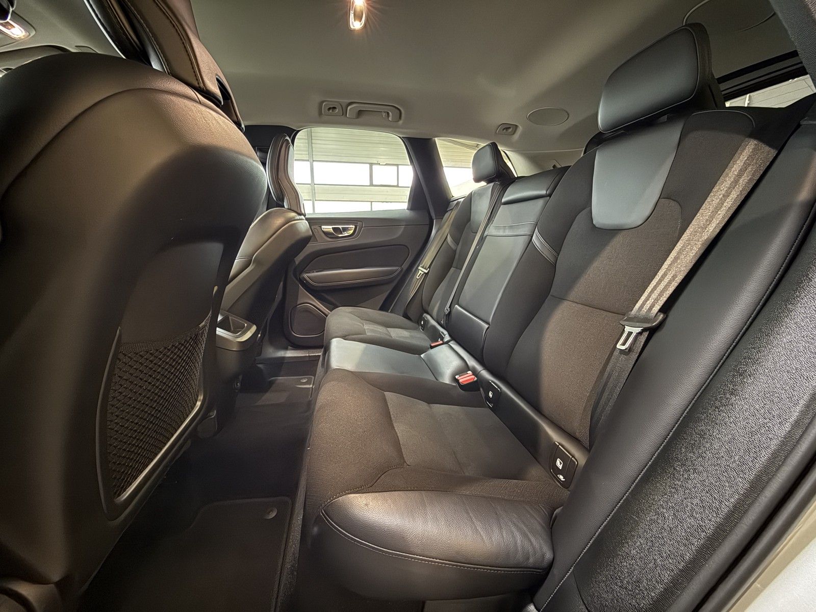 Volvo XC60 Momentum Pro|H&K|KAMERA|NAVI|LK+SHZ|SPUR*|T foto 11