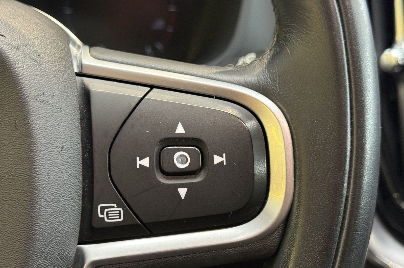 Volvo XC60 Momentum Pro|H&K|KAMERA|NAVI|LK+SHZ|SPUR*|T foto 19