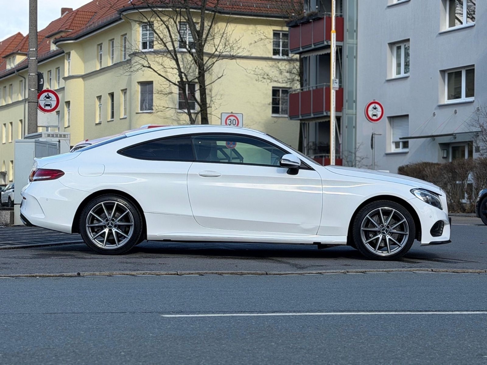 Mercedes-Benz C 180  Coupe Night Edition AMG Line foto 9