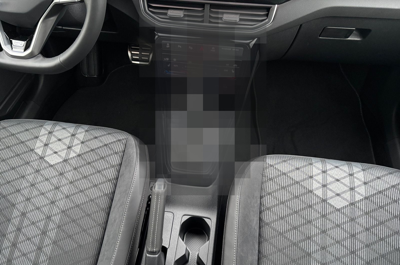 Volkswagen T-Cross R-Line 1.0 l TSI 85 kW (116) DSG foto 8