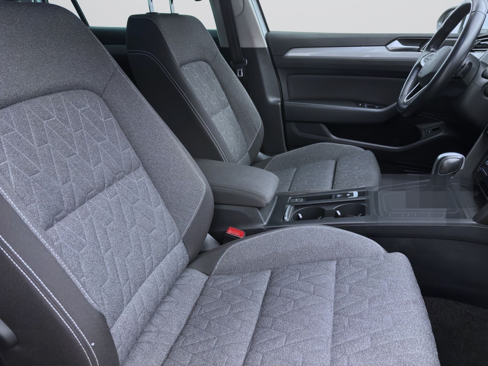 Volkswagen Passat Variant 2.0 TDI DSG BUSINESS NAVI KAMERA foto 16