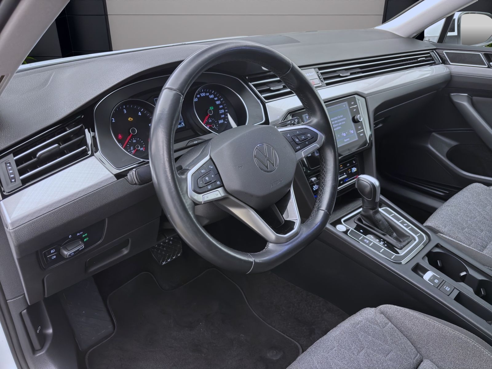 Volkswagen Passat Variant 2.0 TDI DSG BUSINESS NAVI KAMERA foto 9