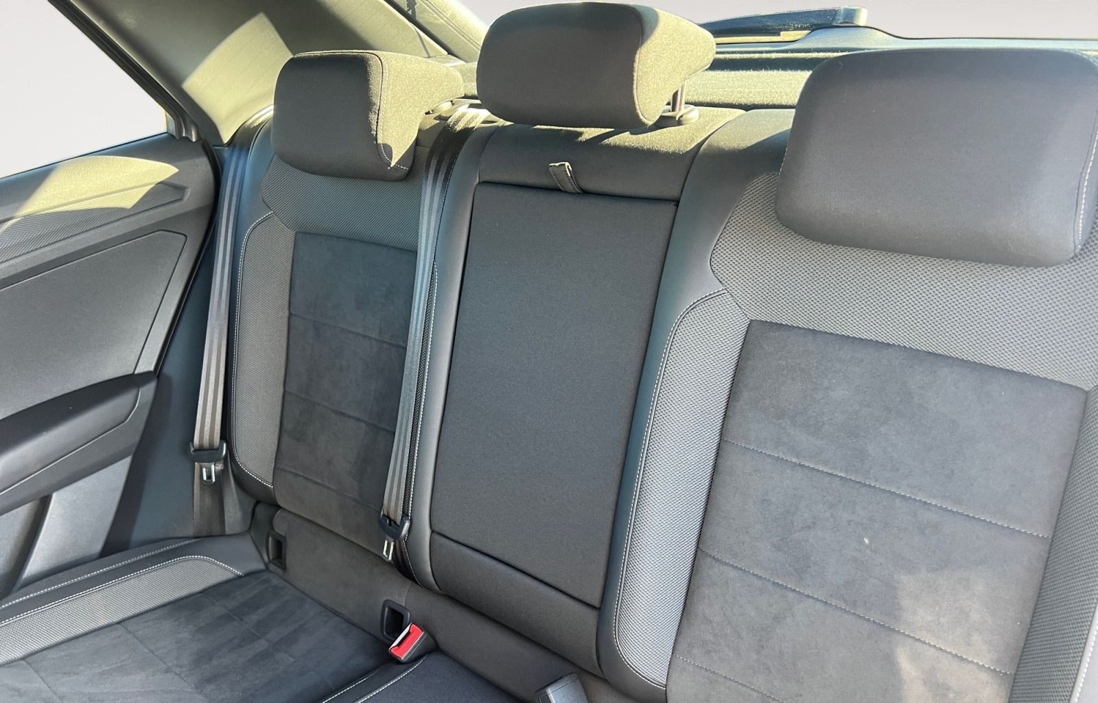 Volkswagen T-Roc 2.0 TDI R-Line+DSG+AHK+NAVI+RFK+LED+SHZ foto 14
