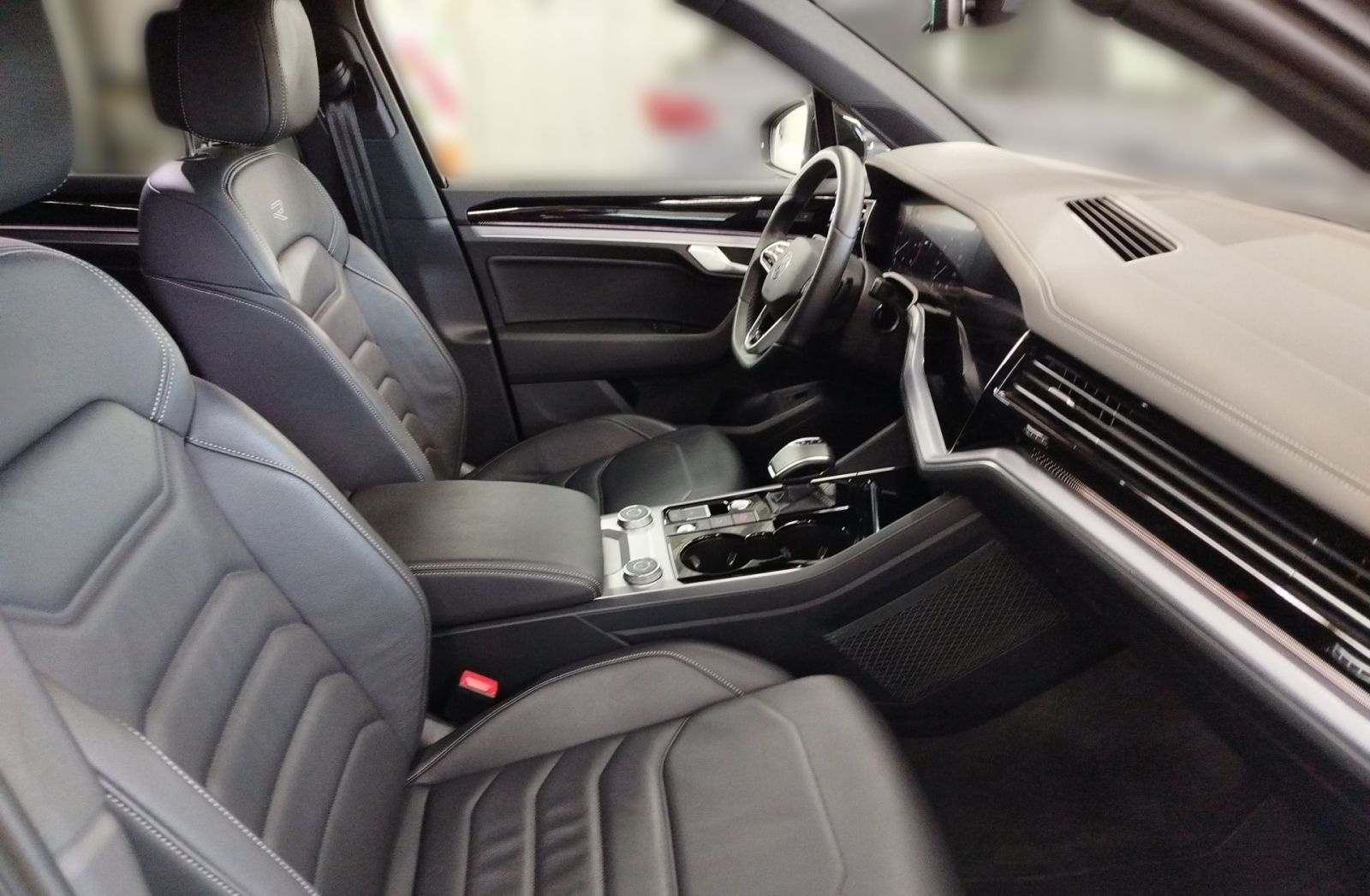 Volkswagen Touareg 3.0 TDI Tiptronic 4-Motion DAB+ Allradle foto 14