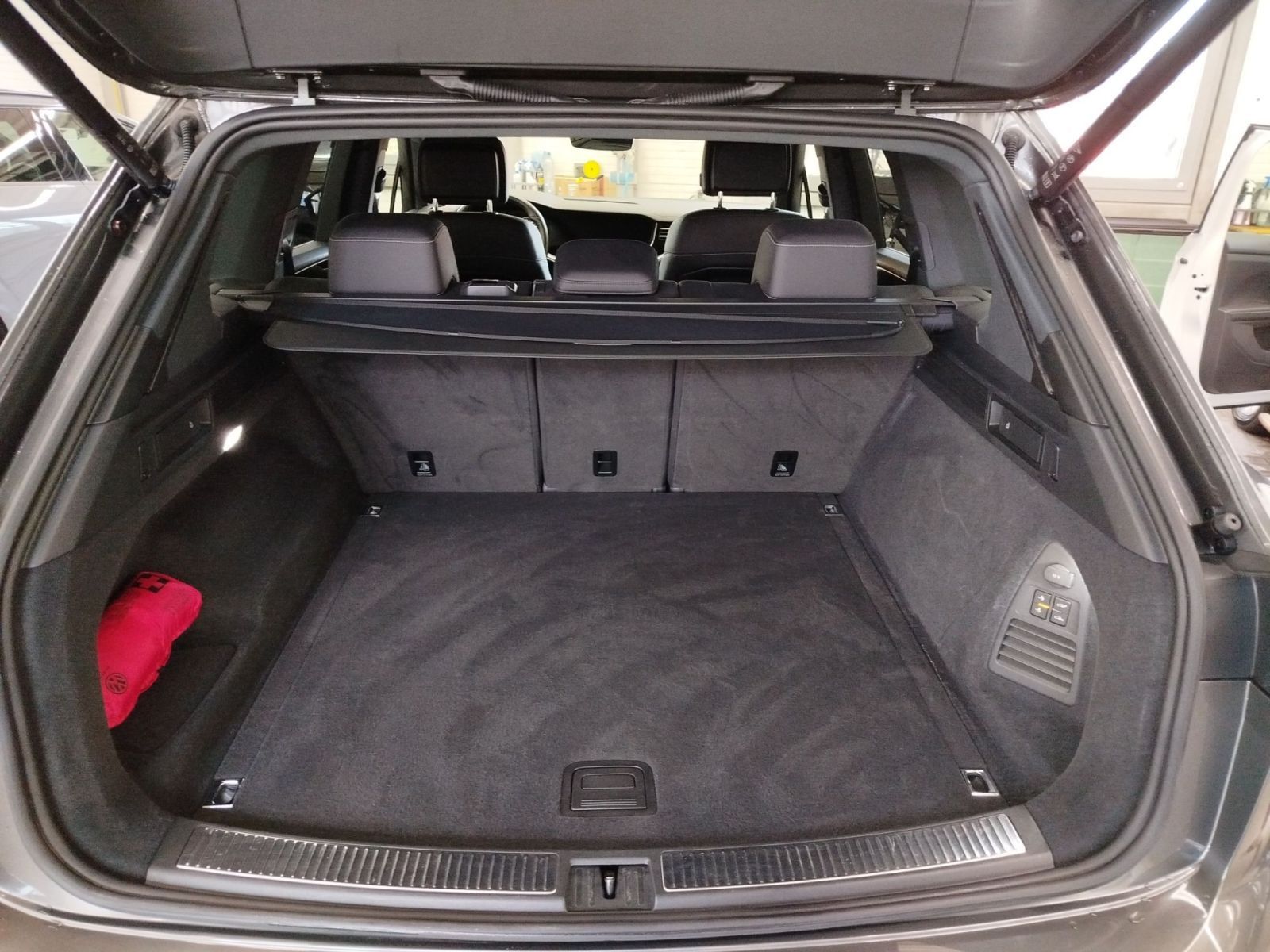 Volkswagen Touareg 3.0 TDI Tiptronic 4-Motion DAB+ Allradle foto 8