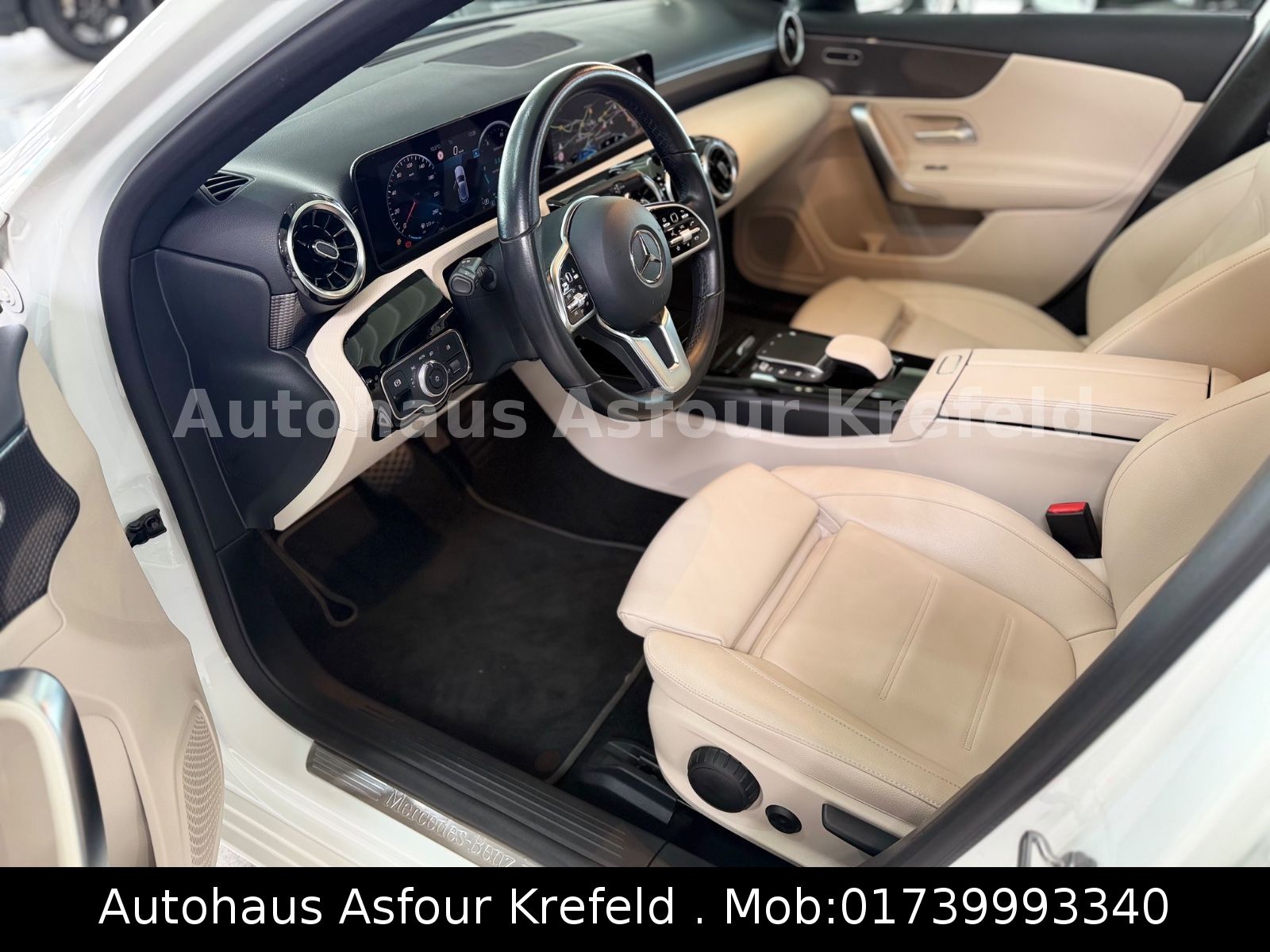 Mercedes-Benz A 250 Night Edition *Panorama*360K*PDC* foto 11