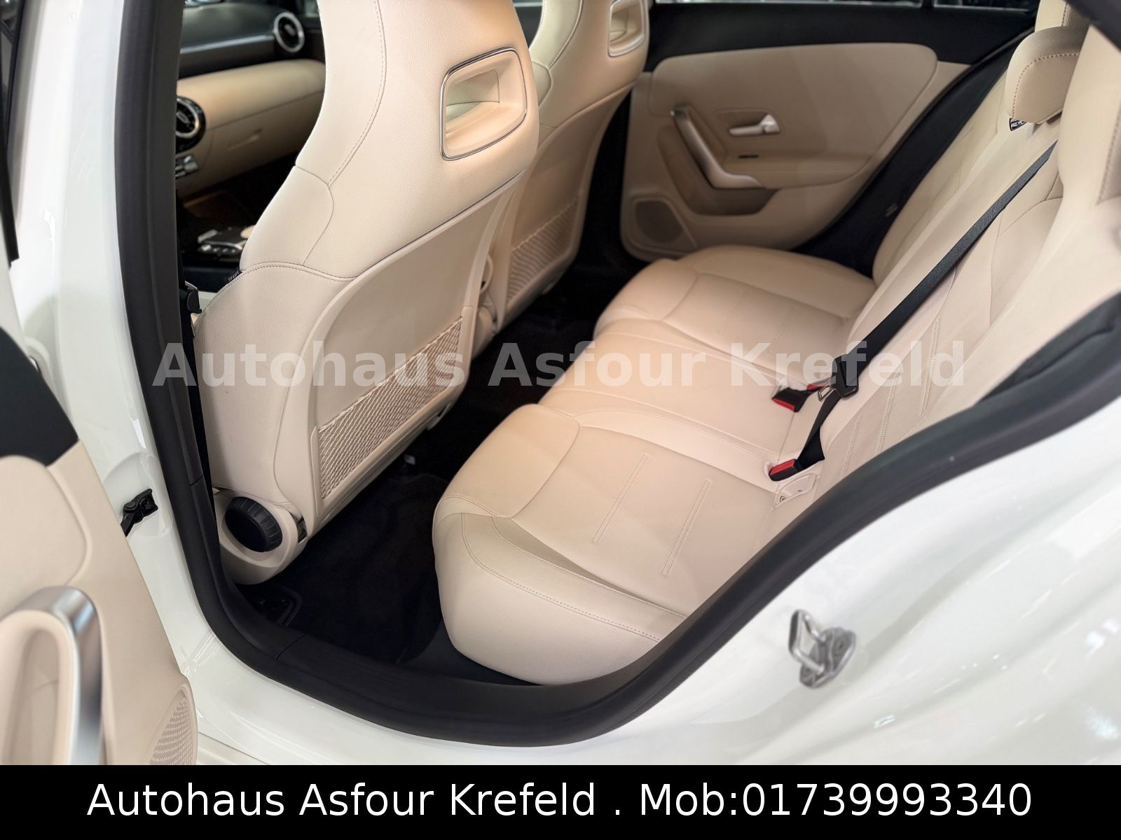 Mercedes-Benz A 250 Night Edition *Panorama*360K*PDC* foto 13