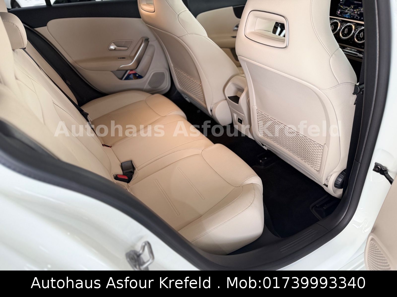 Mercedes-Benz A 250 Night Edition *Panorama*360K*PDC* foto 14