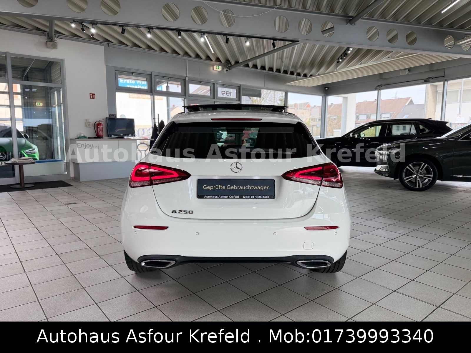 Mercedes-Benz A 250 Night Edition *Panorama*360K*PDC* foto 16