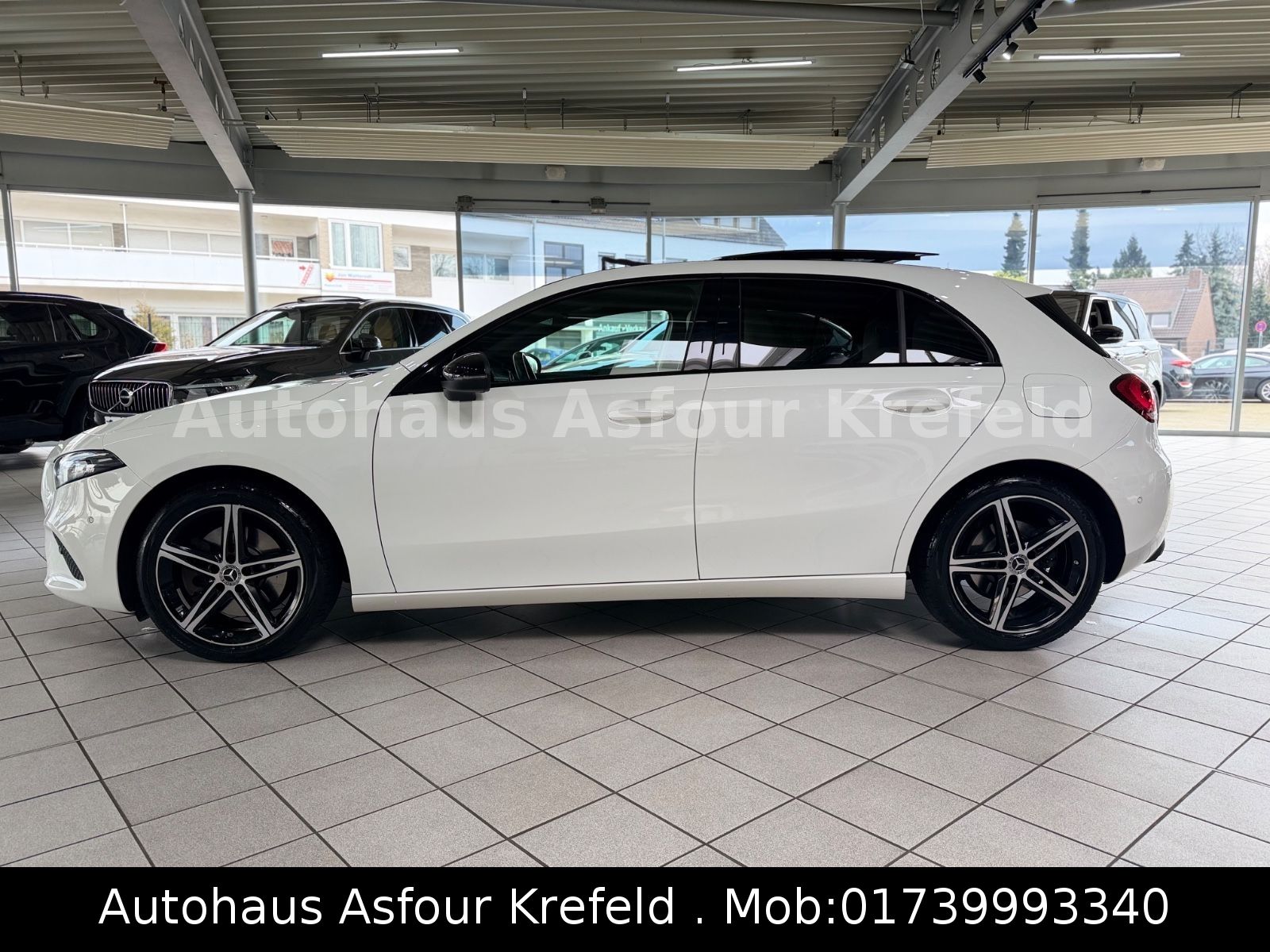 Mercedes-Benz A 250 Night Edition *Panorama*360K*PDC* foto 3