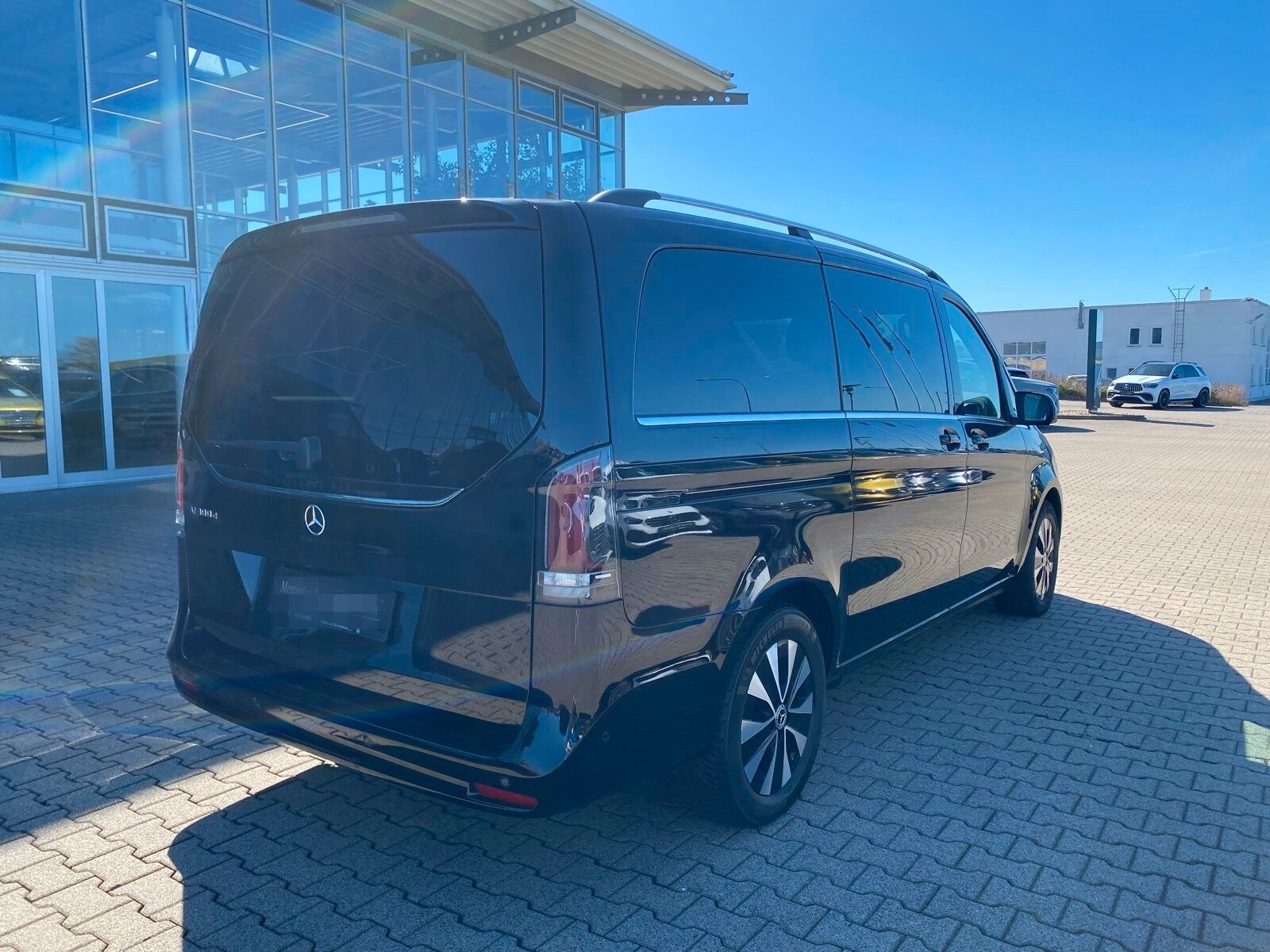Mercedes-Benz V 300 d AVANTGARDE L AHZV+STANDHZG+DISTR+360+LED foto 13