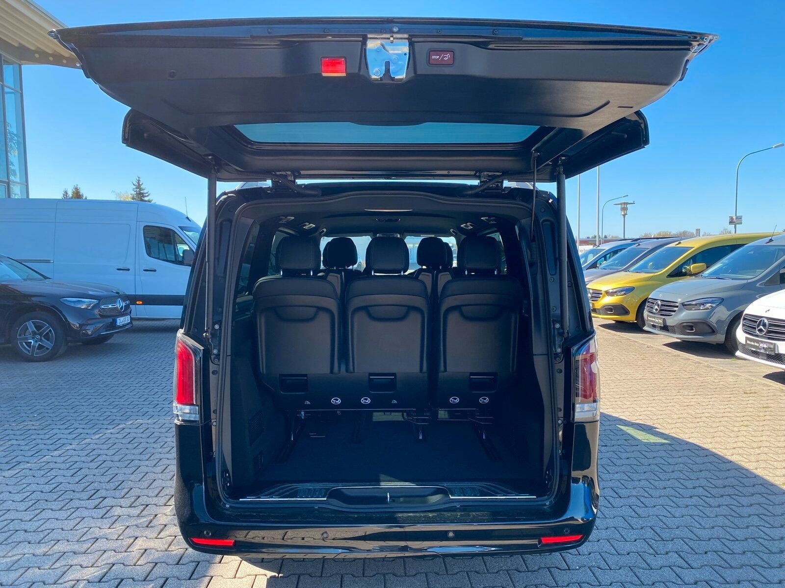 Mercedes-Benz V 300 d AVANTGARDE L AHZV+STANDHZG+DISTR+360+LED foto 16