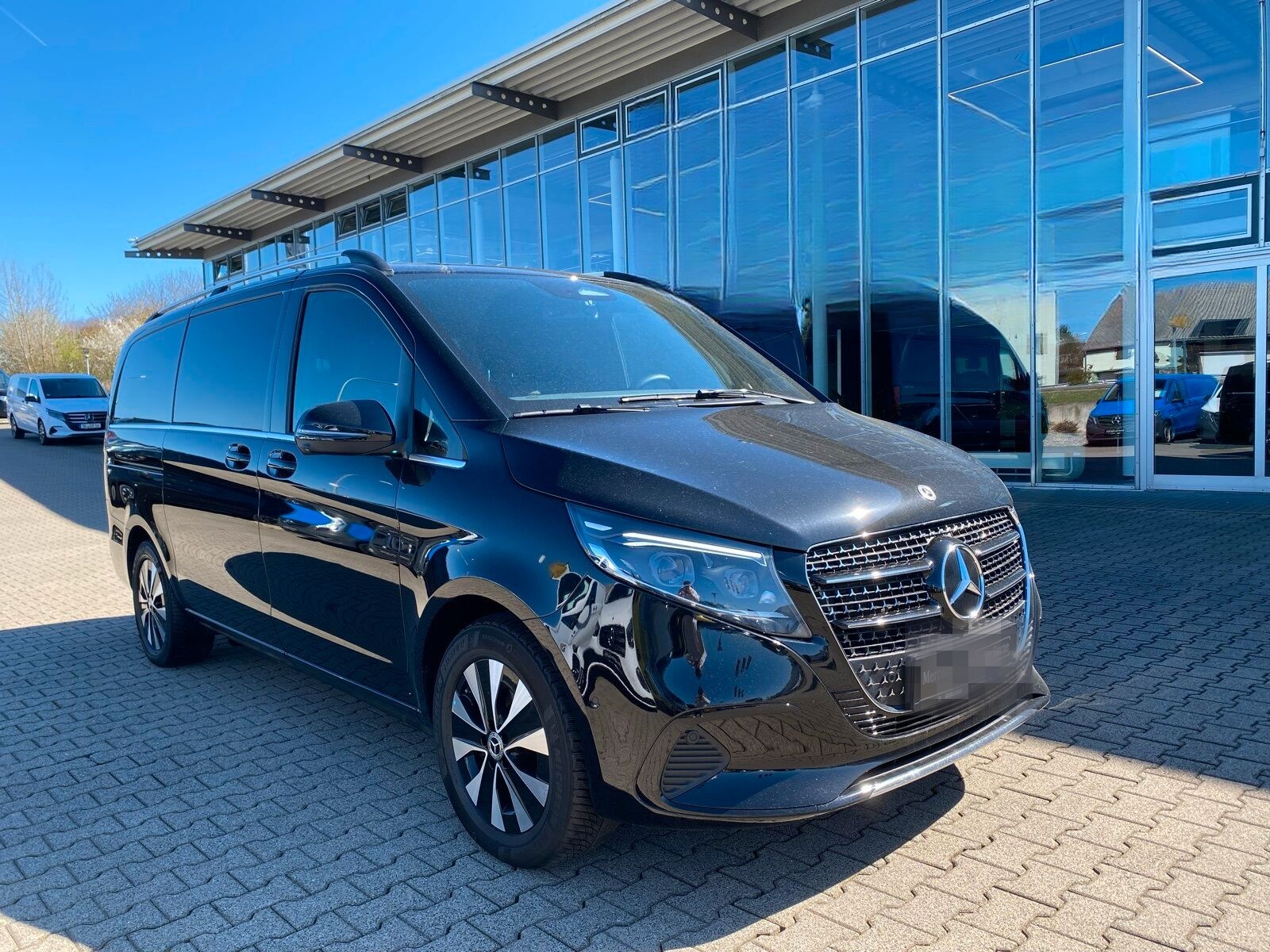 Mercedes-Benz V 300 d AVANTGARDE L AHZV+STANDHZG+DISTR+360+LED foto 3