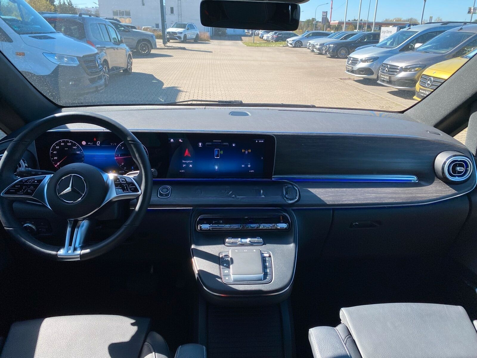 Mercedes-Benz V 300 d AVANTGARDE L AHZV+STANDHZG+DISTR+360+LED foto 22
