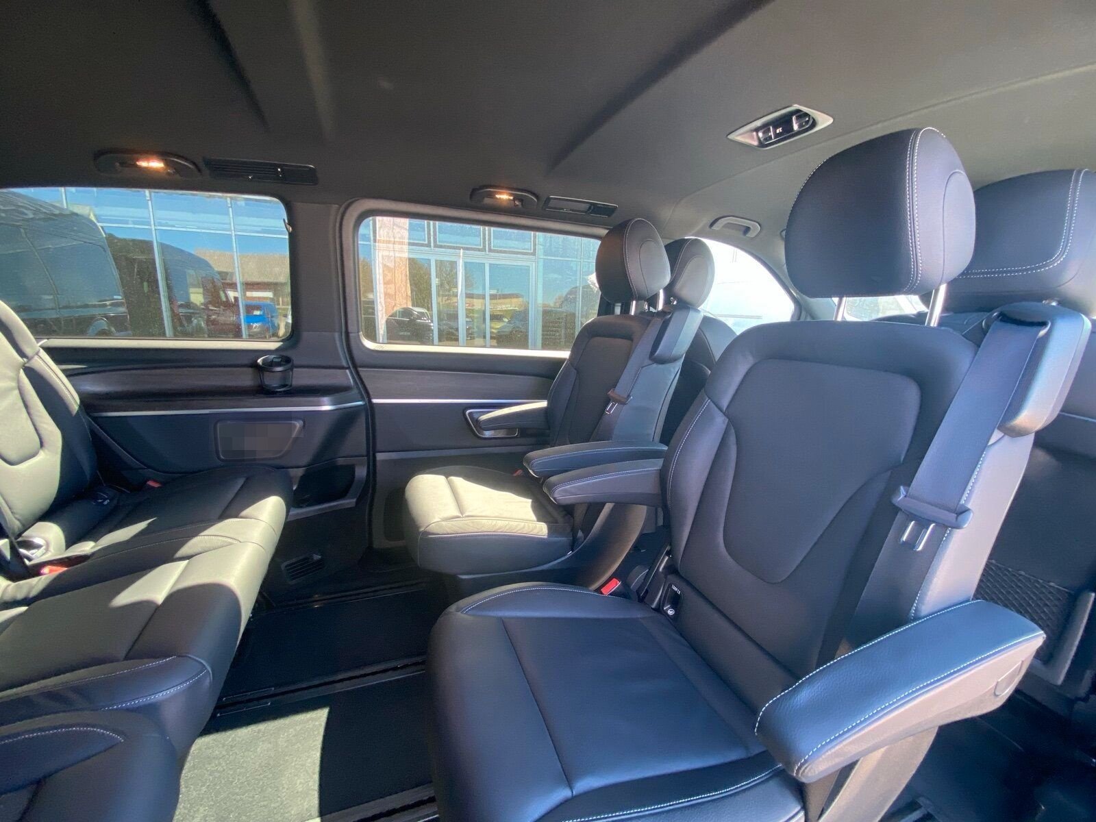 Mercedes-Benz V 300 d AVANTGARDE L AHZV+STANDHZG+DISTR+360+LED foto 8