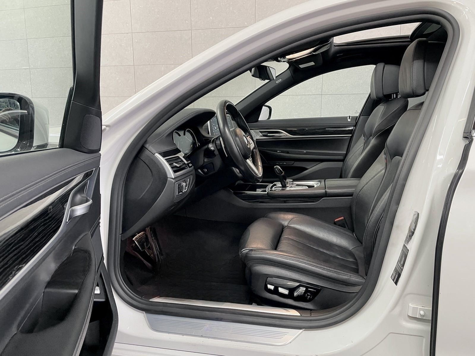 BMW 740i M Sportpaket 1.Hand+eSHD+Massage+Gestik foto 10