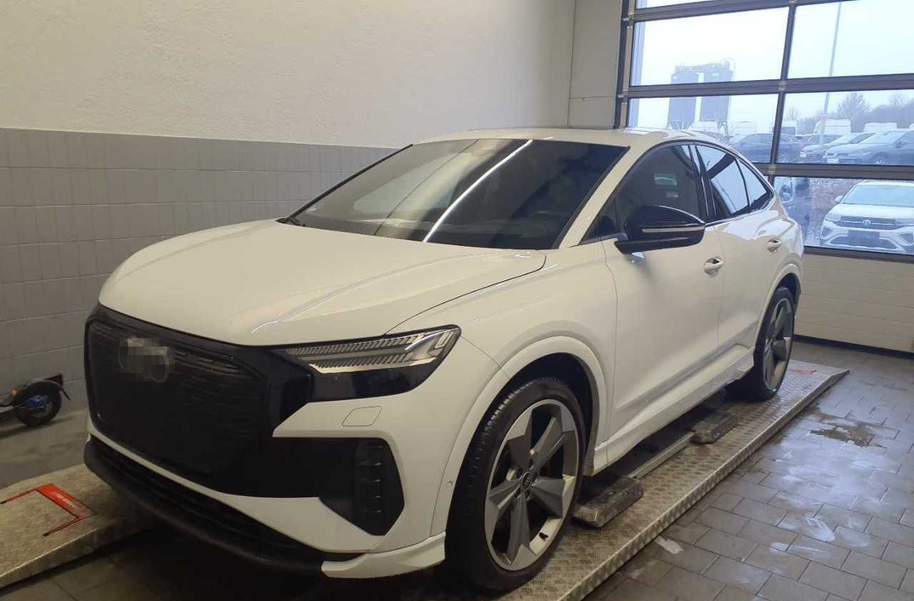 Audi Q4 Sportback e-tron S line 40 AHK Matrix Pano Bl foto 2