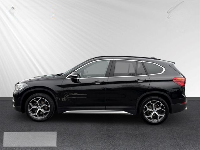 BMW X1 18iA sDrive xLine Navi LED H/K Pano.Alarm foto 2