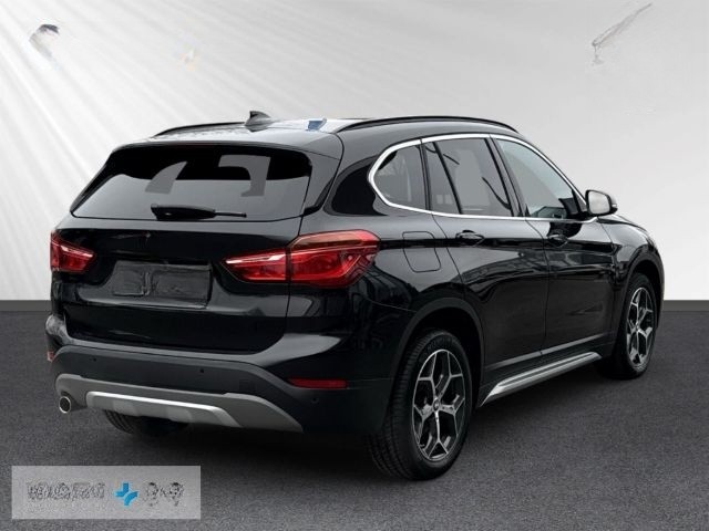 BMW X1 18iA sDrive xLine Navi LED H/K Pano.Alarm foto 4