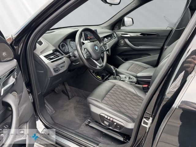 BMW X1 18iA sDrive xLine Navi LED H/K Pano.Alarm foto 8