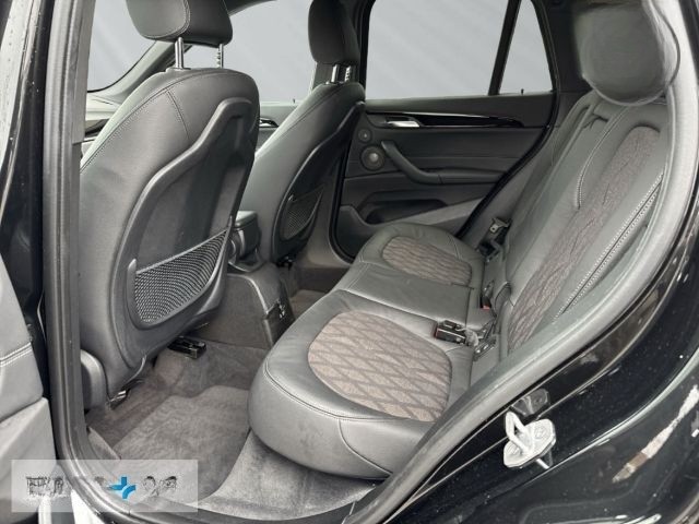 BMW X1 18iA sDrive xLine Navi LED H/K Pano.Alarm foto 9