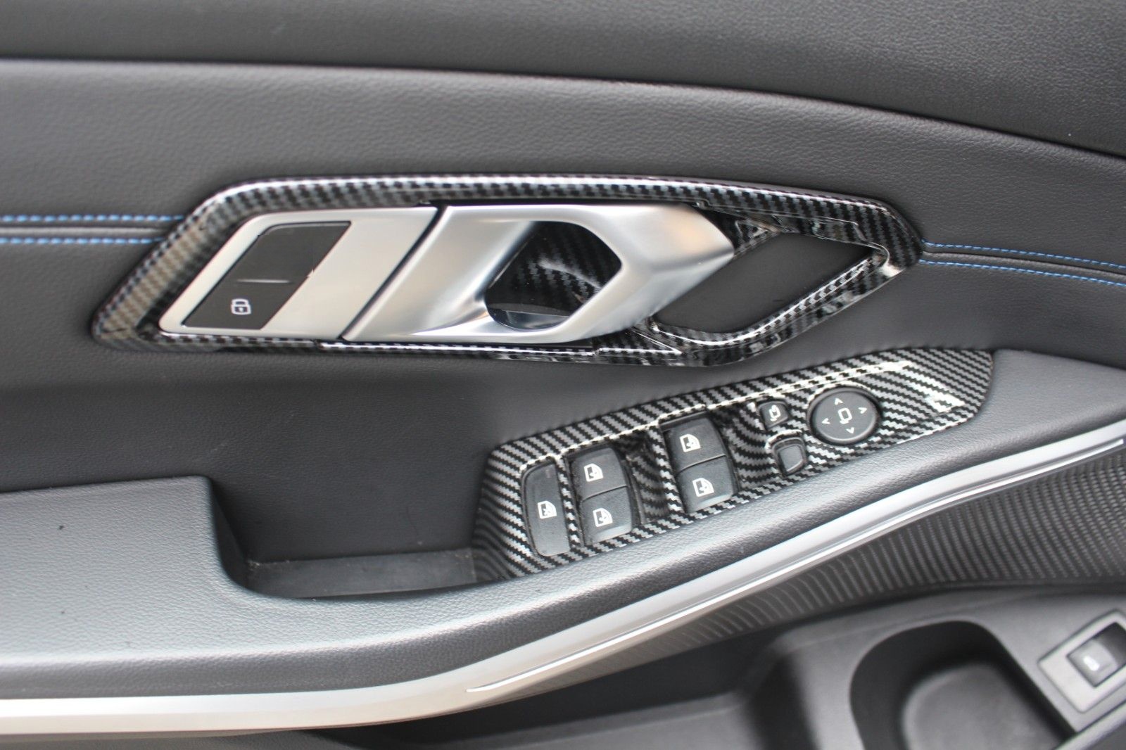 BMW 330 d Kombi M-Paket/Laser/Kamera/Abst.Temp/S.Ass foto 13