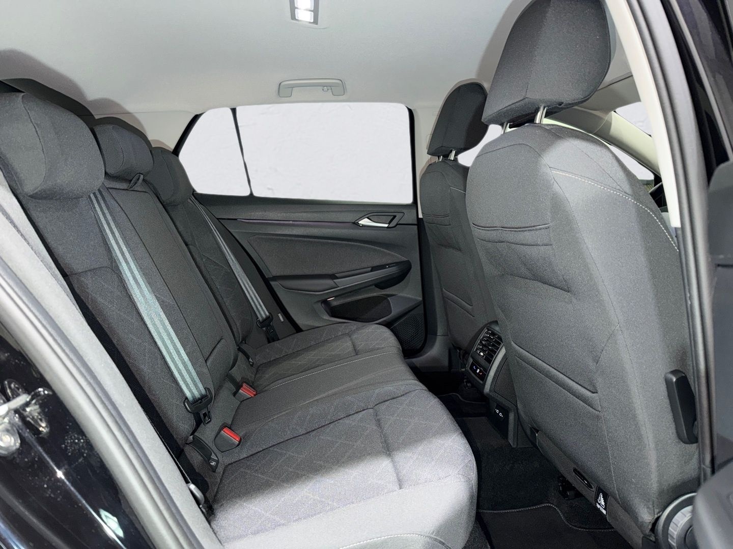 Volkswagen Golf 8 2.0 TDI DSG LIFE LED KAMERA NAVI 16Z TEMP foto 12
