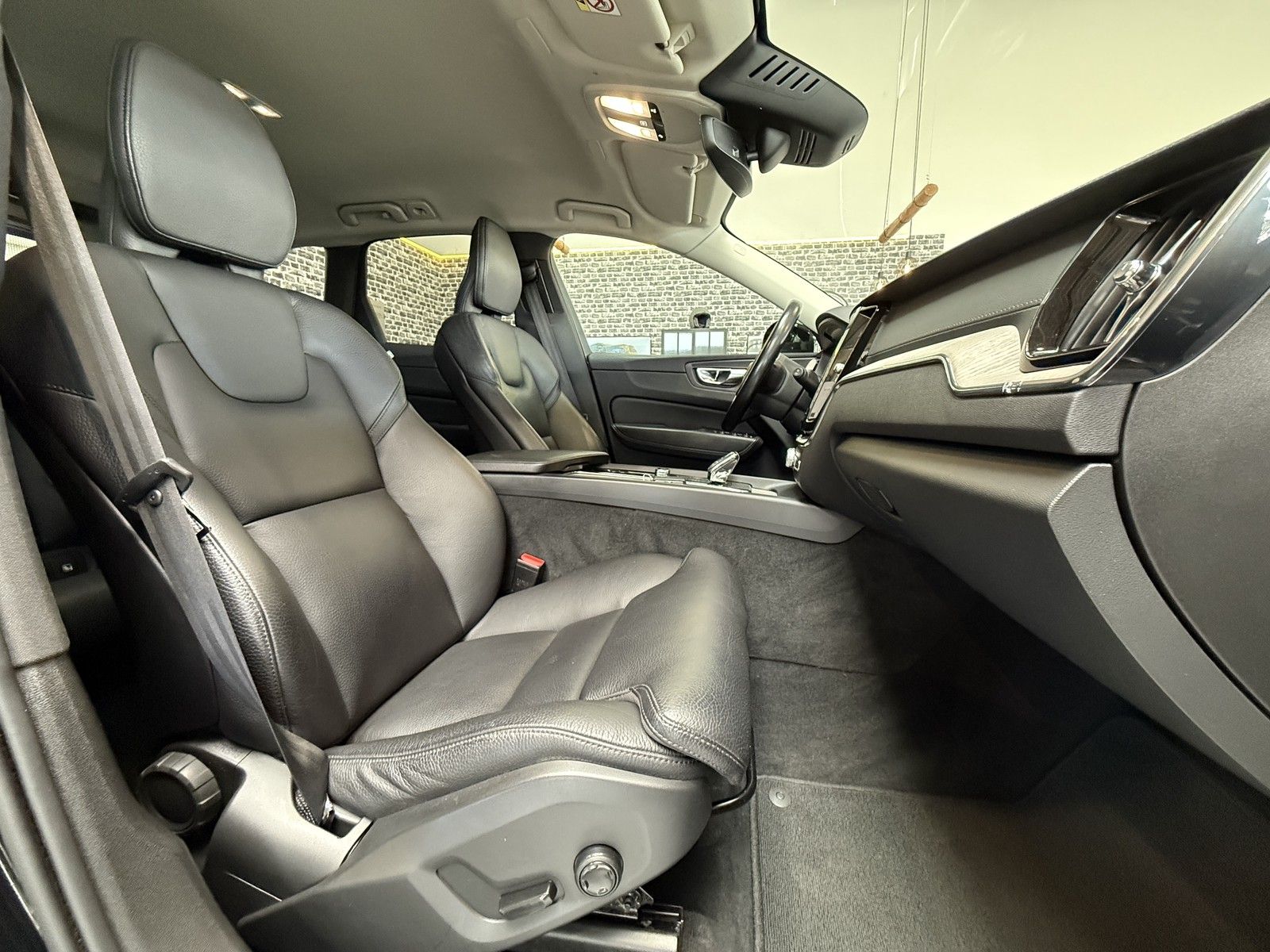 Volvo XC60 Inscription AWD|360*|STHZ+SHZ|AHK|NAVI| foto 10