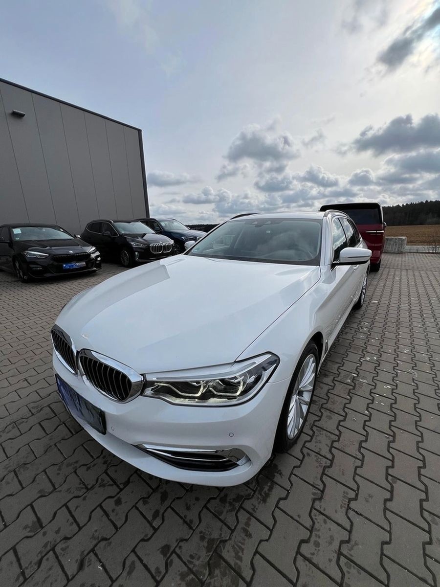 BMW 540xi Touring Luxury Line ACC AHK H&K Pano StHz foto 2