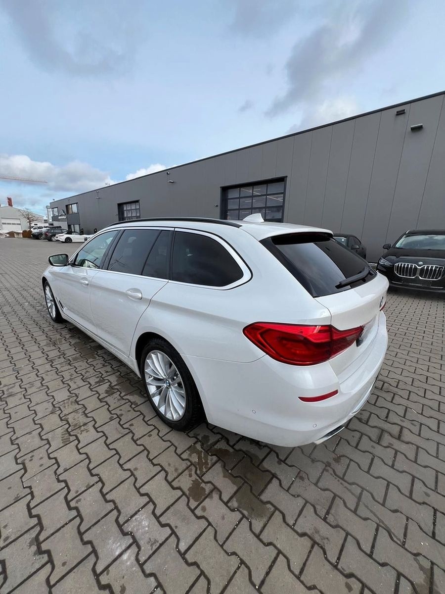 BMW 540xi Touring Luxury Line ACC AHK H&K Pano StHz foto 4