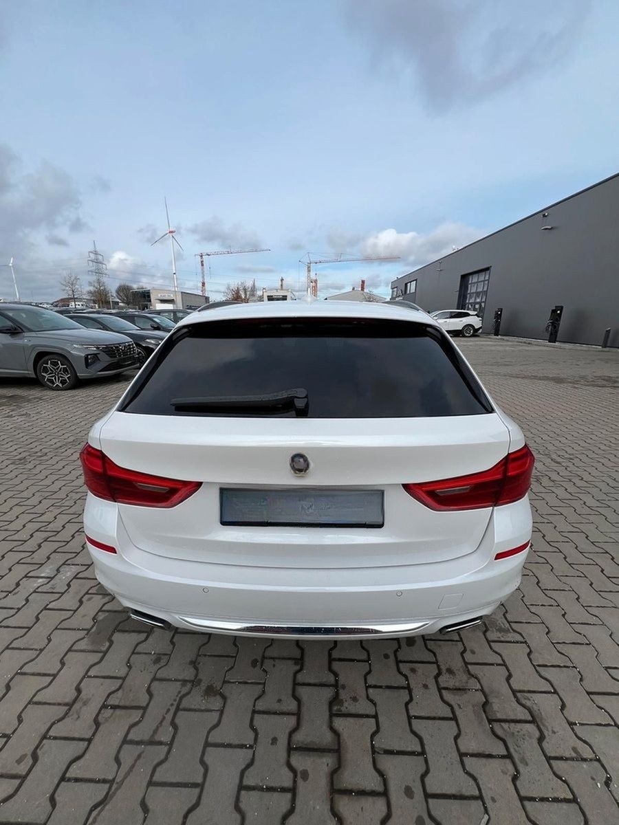 BMW 540xi Touring Luxury Line ACC AHK H&K Pano StHz foto 5