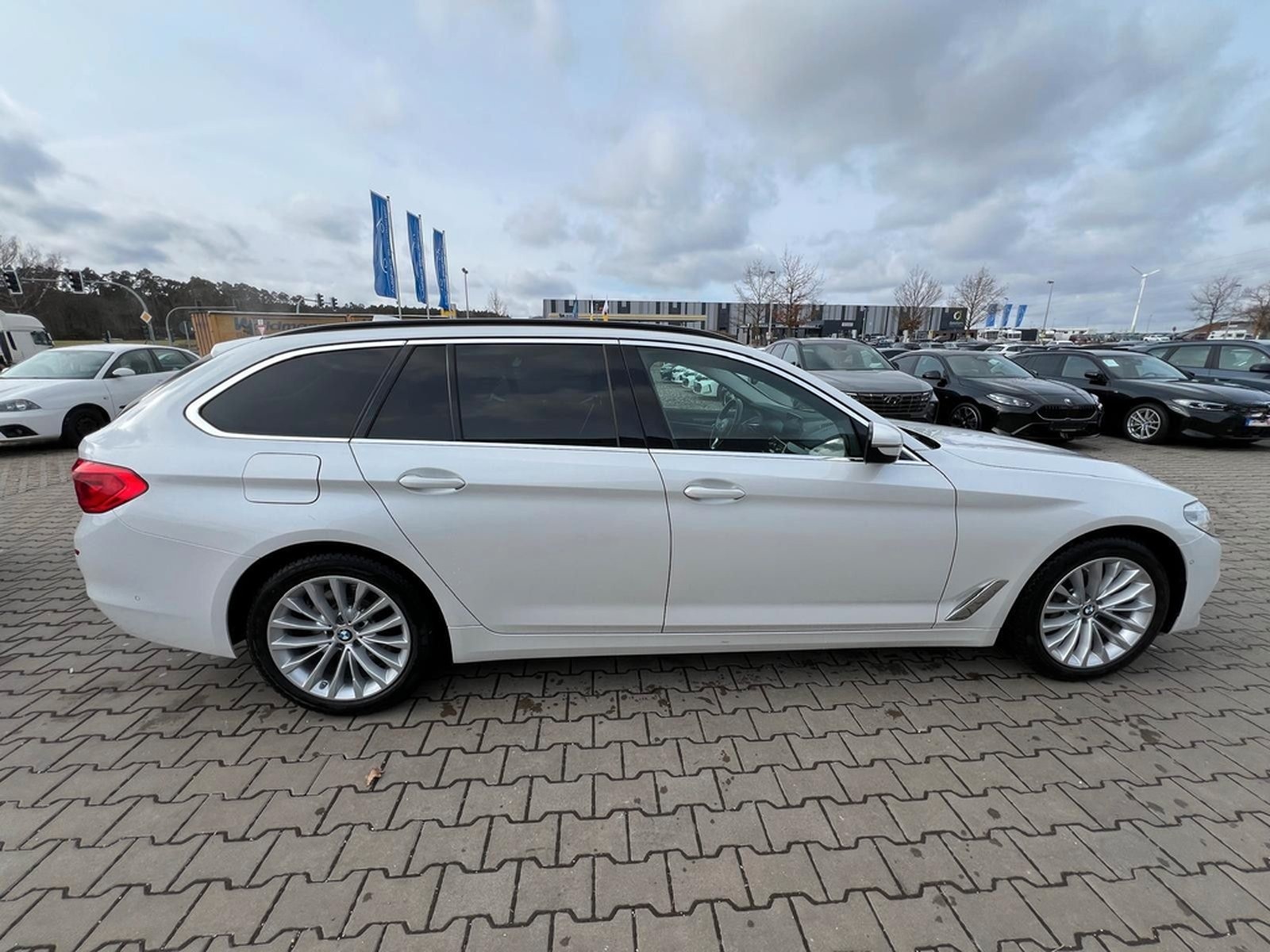 BMW 540xi Touring Luxury Line ACC AHK H&K Pano StHz foto 7