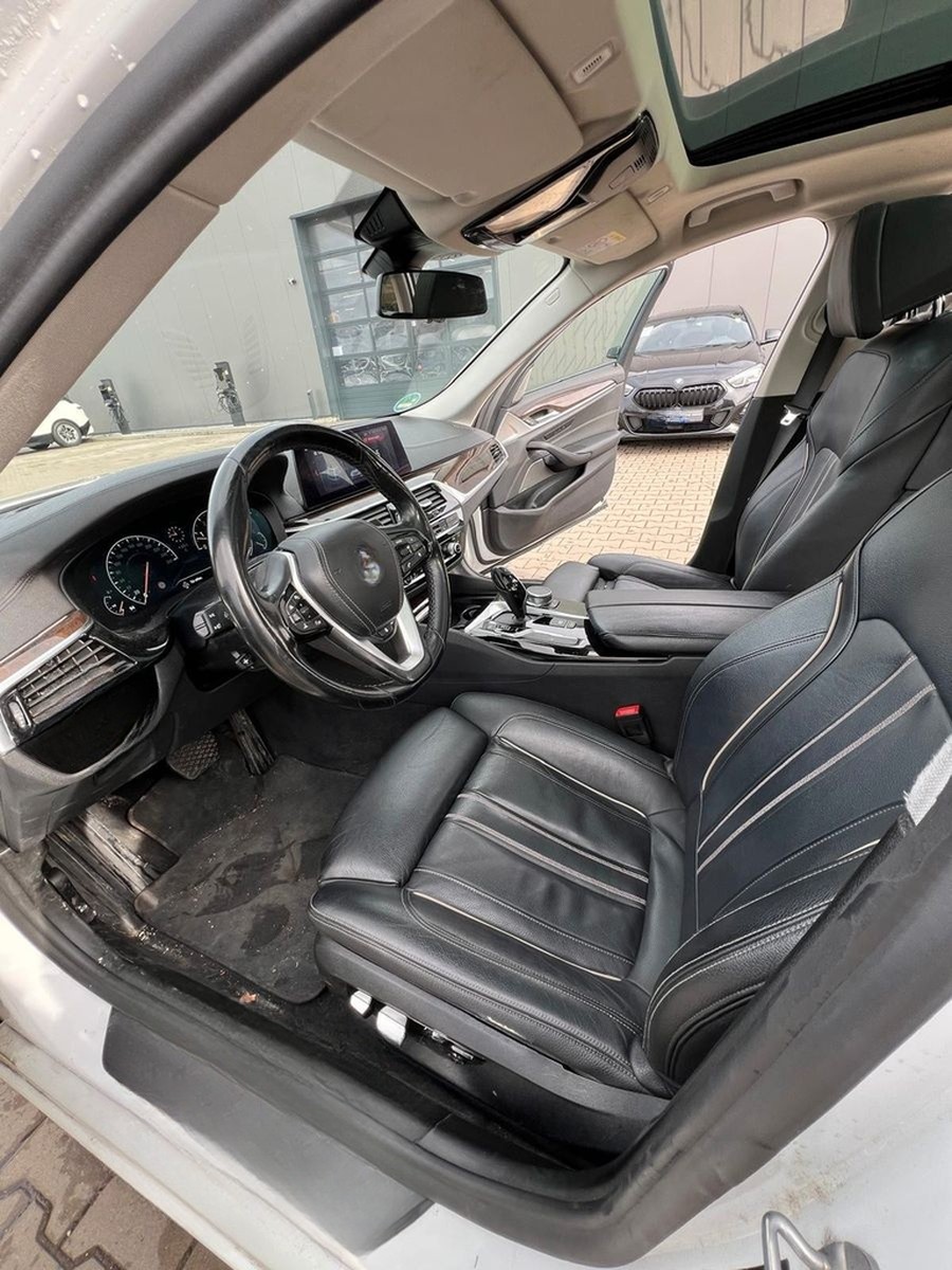 BMW 540xi Touring Luxury Line ACC AHK H&K Pano StHz foto 10