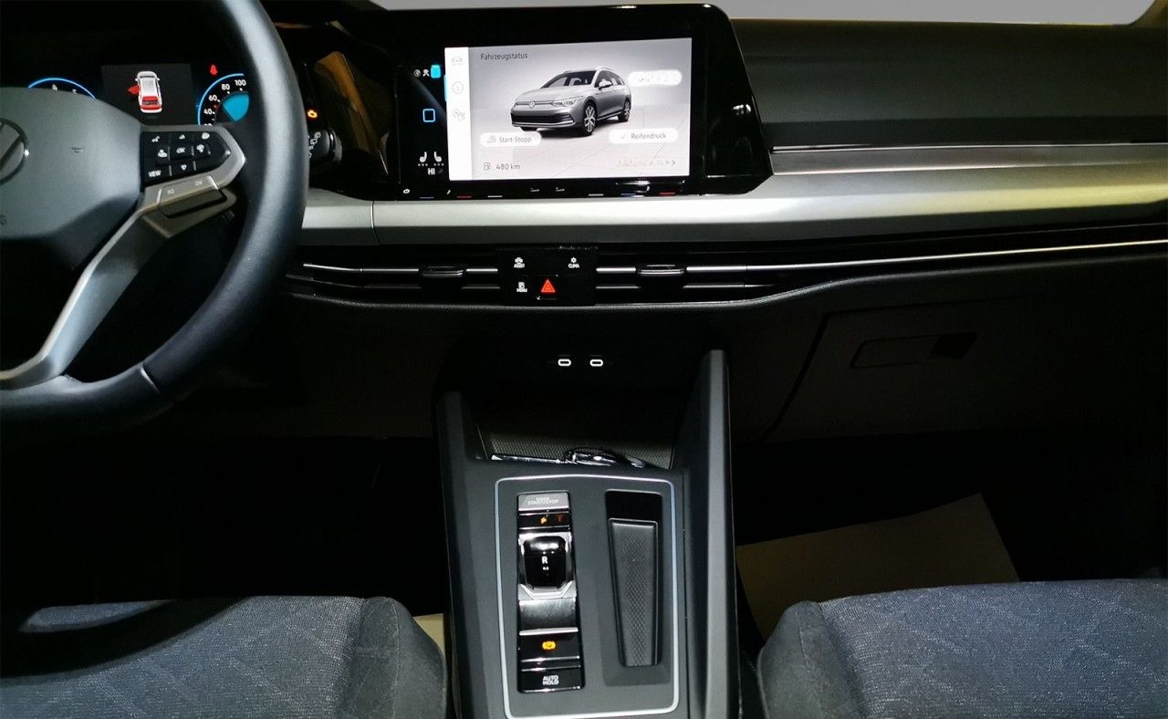 Volkswagen Golf VIII Variant Life 1.5 eTSI OPF DSG Klima foto 11