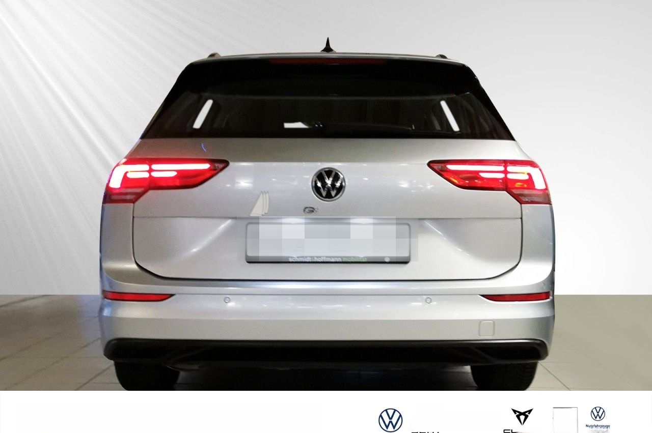 Volkswagen Golf VIII Variant Life 1.5 eTSI OPF DSG Klima foto 5