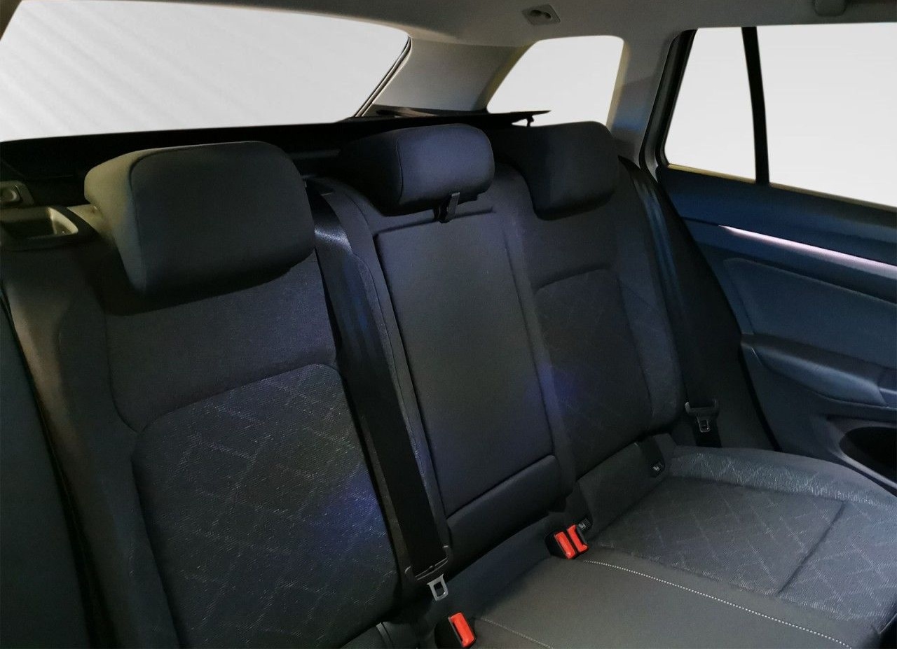 Volkswagen Golf VIII Variant Life 1.5 eTSI OPF DSG Klima foto 8